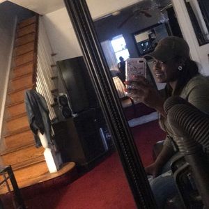 Meet your Posher, Candis